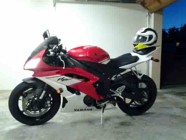 -Yamaha-R6-Red-and-White